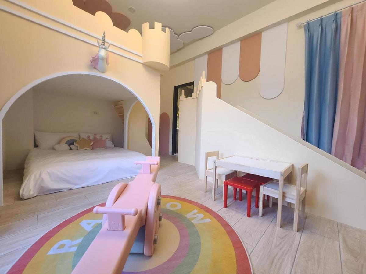 Sunlight Forest Homestay Tainan Esterno foto