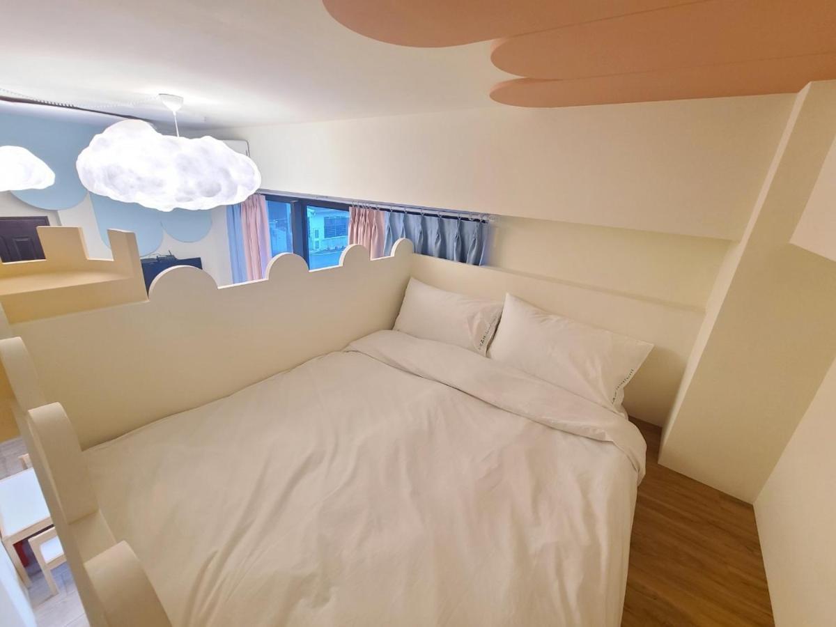 Sunlight Forest Homestay Tainan Esterno foto