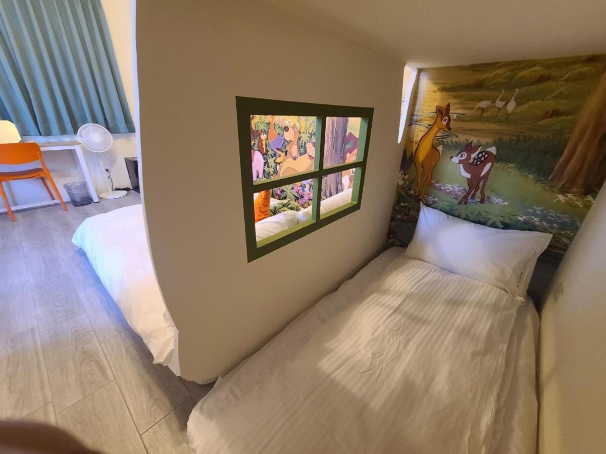 Sunlight Forest Homestay Tainan Esterno foto