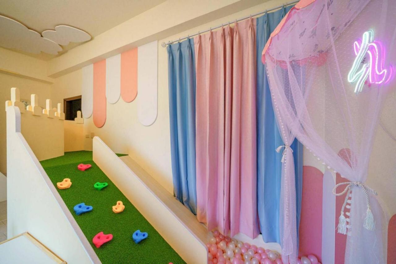 Sunlight Forest Homestay Tainan Esterno foto